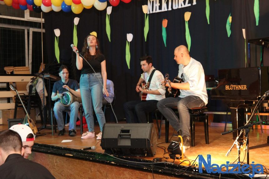 WIOSENNY KONCERT PASTELOWY WIOSENNY KONCERT PASTELOWY